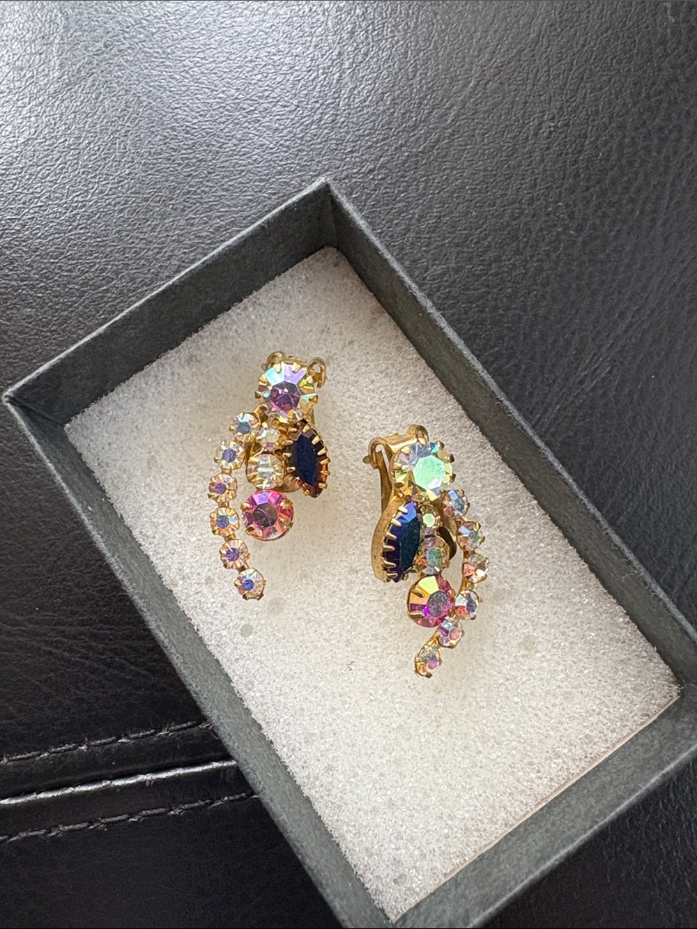 Vintage Aurora Borealis Rhinestone Clip On Earrings 1940-1960